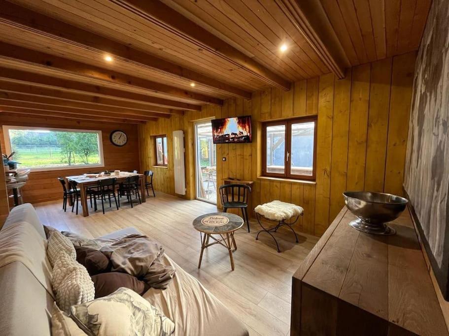 Chalet En Bordure De Foret Betton Eksteriør billede
